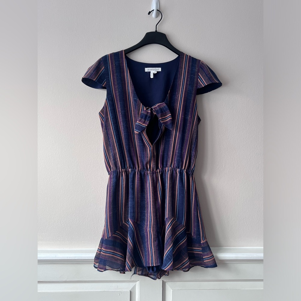 Women’s BCBGeneration Front Knot Romper in Deep Blue Multi Stripes size Medium